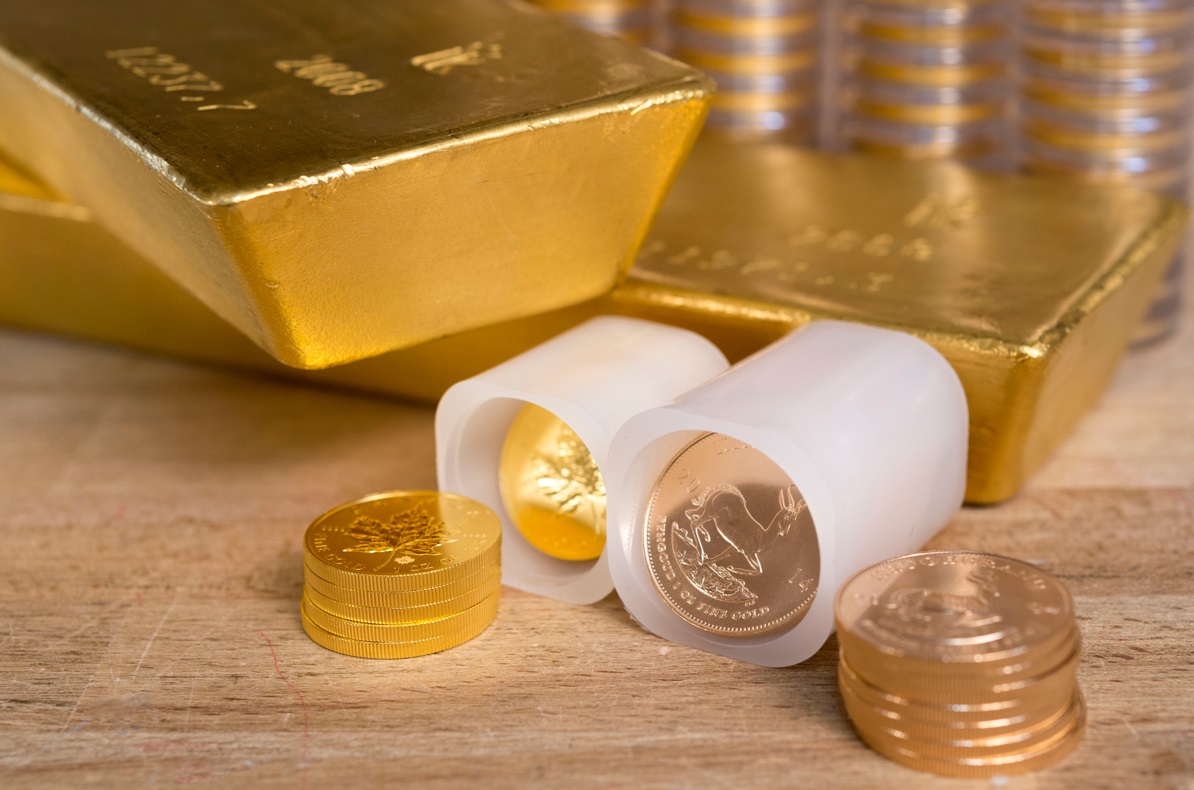 Золото слитки монеты. Золотые слитки и монеты. Инвестиционные золотые слитки. Золотые инвестиционные монеты. Инвестиционное золото слитки монеты.