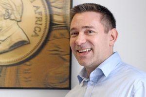 Dominik Lochmann ist Geschäftsführer der ESG Edelmetall-Service GmbH & Co. KG.
