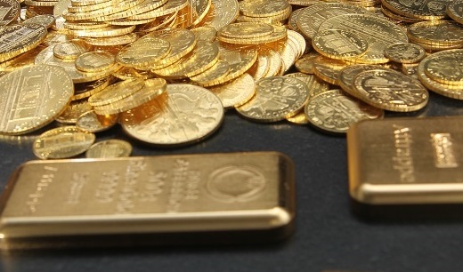 Gold kaufen, Bargeld, Goldmünzen, Goldbarren (Foto: Goldreporter)