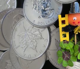 Silbermünzen, Silvester, Maple Leaf (Foto: Goldreporter) Silbermünzen, Silvester, Maple Leaf (Foto: Goldreporter)