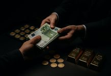 Anonym Gold kaufen - Goldbarren und Euro-Banknoten beim anonymen Barkauf ohne Ausweiskontrolle