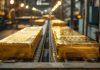 Goldabsatz in Südafrika erreicht Rekordniveau – Goldbarren in industrieller Verarbeitung