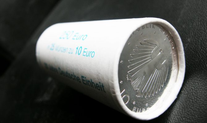 10-Euro-Silbermünzen in Rolle vor Reduzierung des Silbergehalts 2010